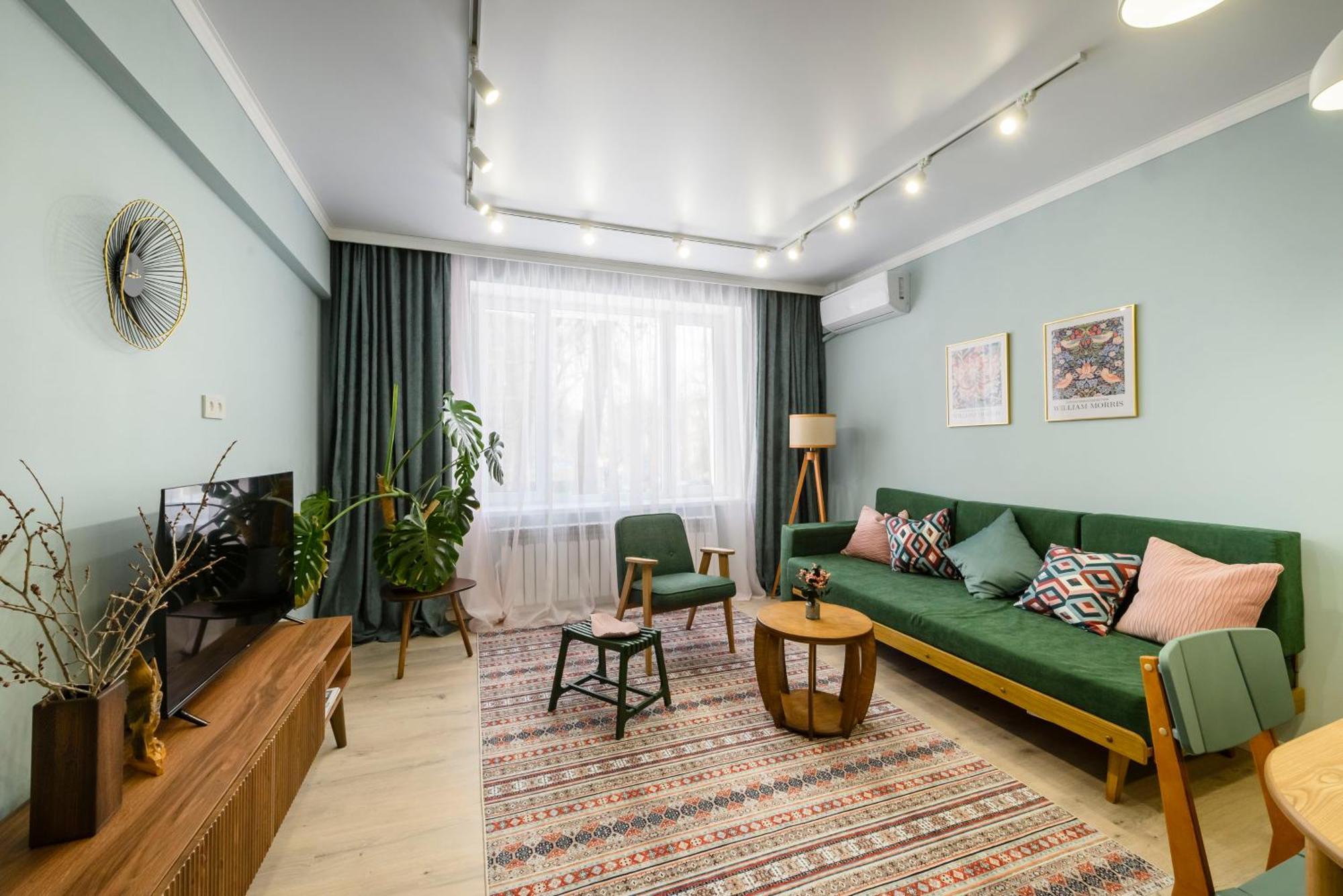 Mid-Century Charm Apartments В Центре Алматы Kültér fotó