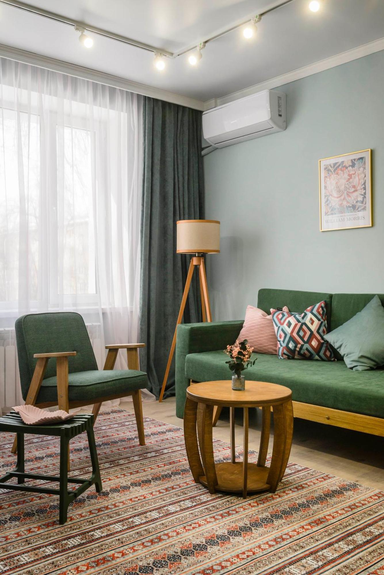 Mid-Century Charm Apartments В Центре Алматы Kültér fotó