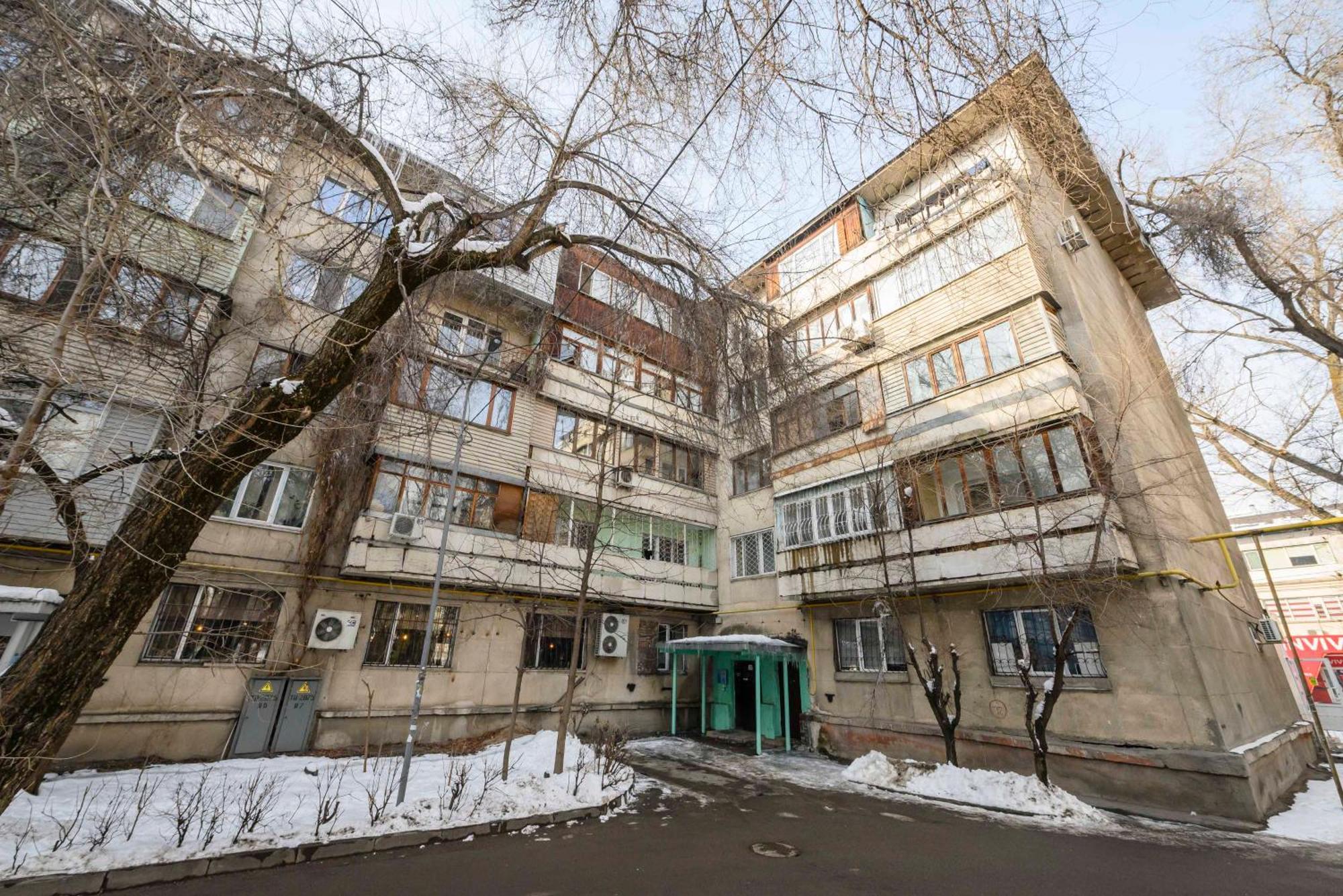Mid-Century Charm Apartments В Центре Алматы Kültér fotó