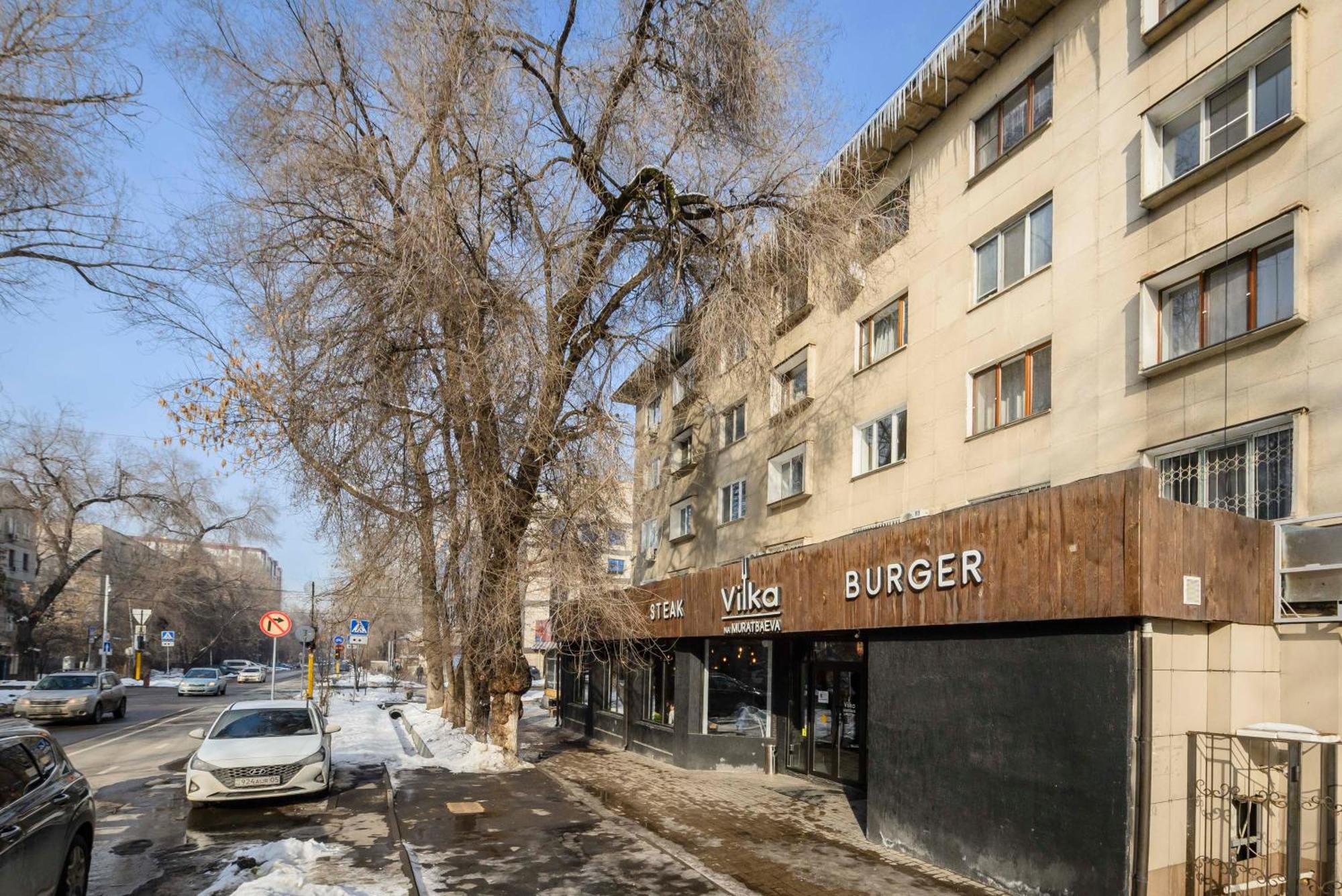 Mid-Century Charm Apartments В Центре Алматы Kültér fotó