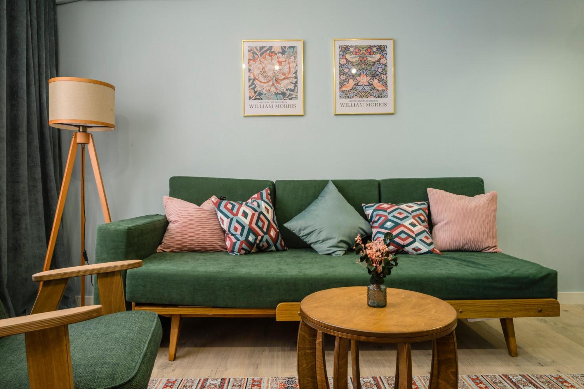 Mid-Century Charm Apartments В Центре Алматы Kültér fotó
