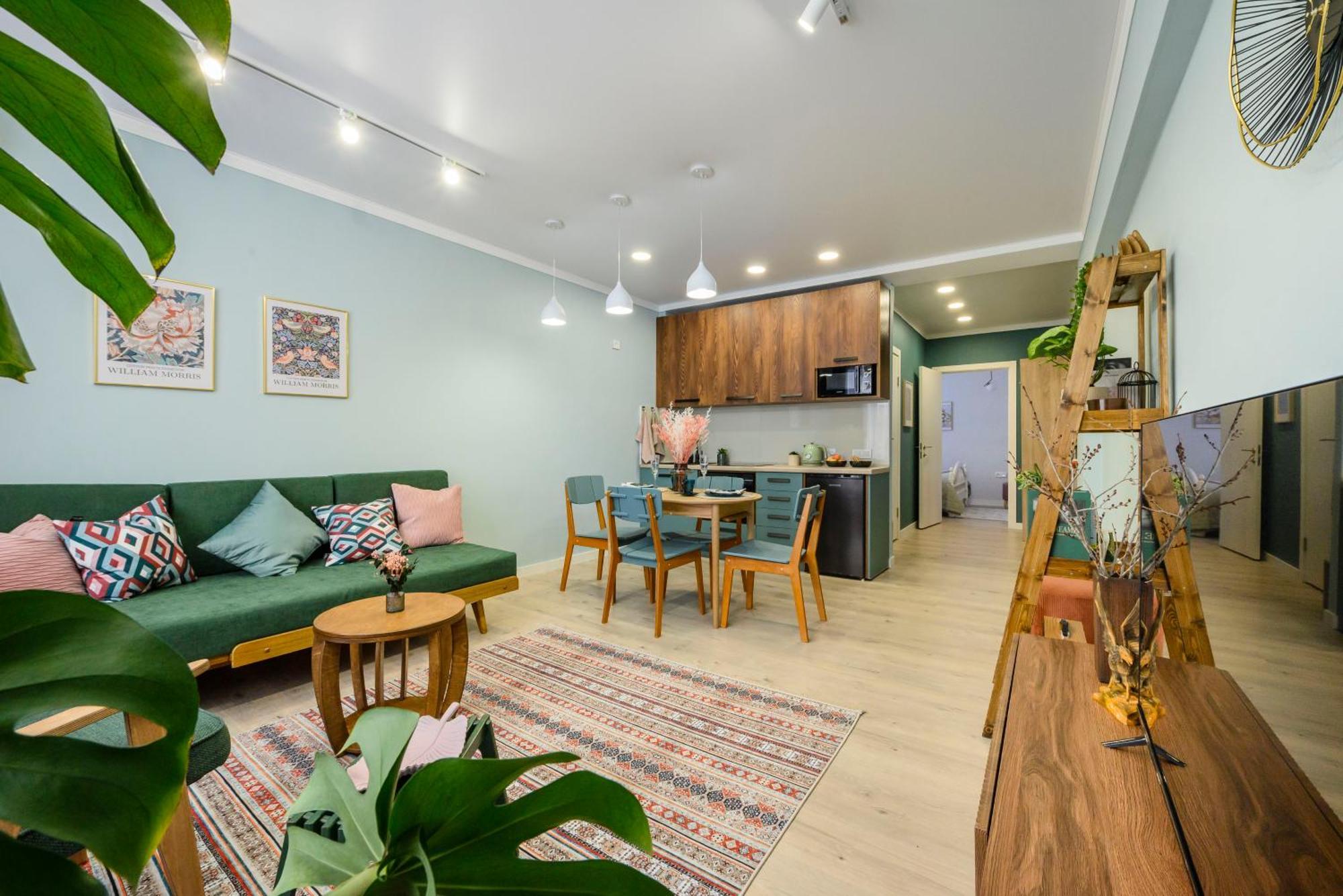 Mid-Century Charm Apartments В Центре Алматы Kültér fotó